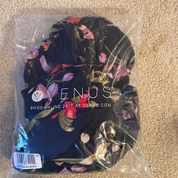 New in bag venus brand jumpsuit - Picture 4 of 6